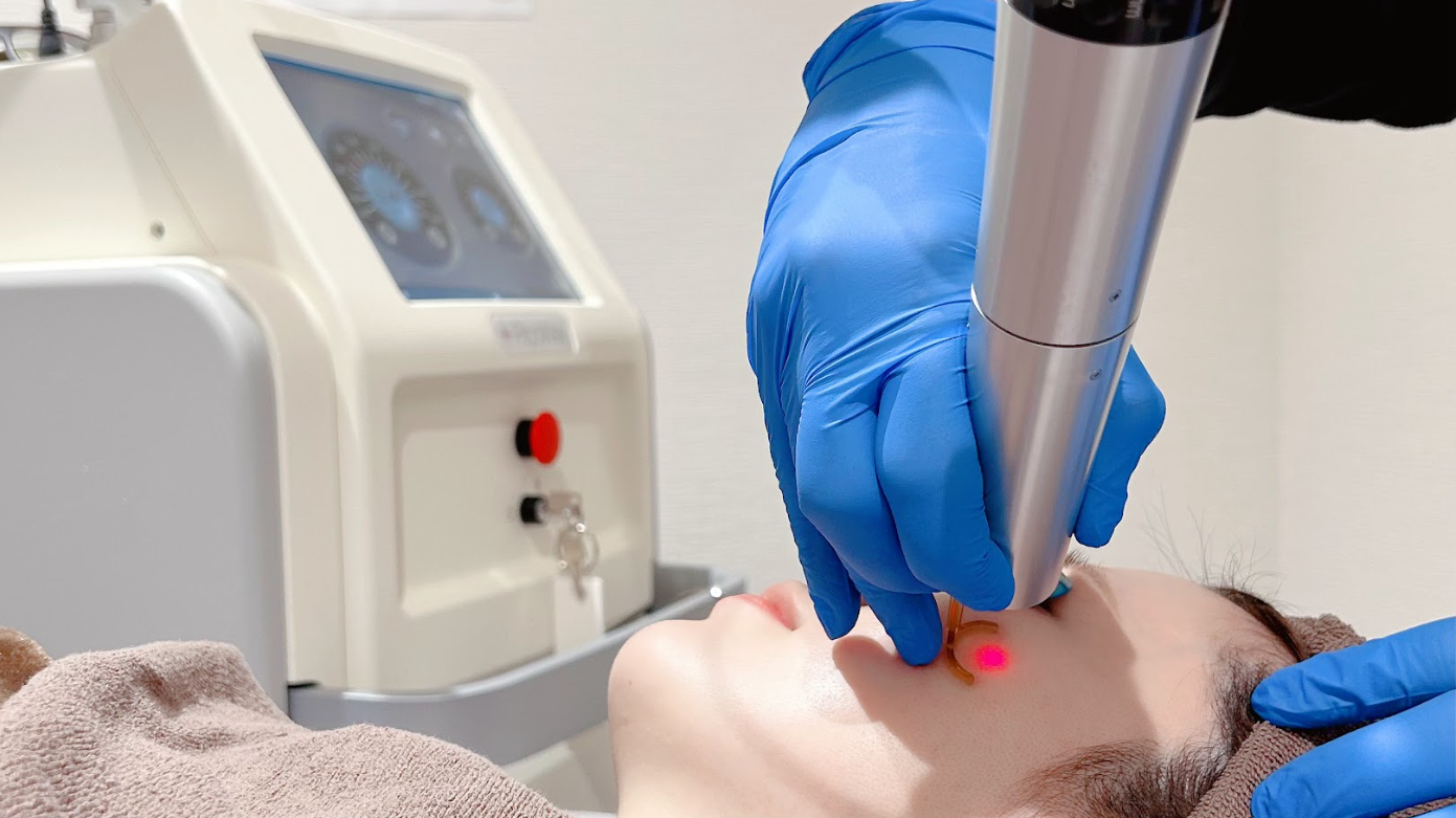 ピコフラクショナルレーザーとは?効果・仕組み・ダウンタイムをわかりやすく解説ー福岡・沖縄の医療脱毛ならKANNO'A.clinic(カノアクリニック)