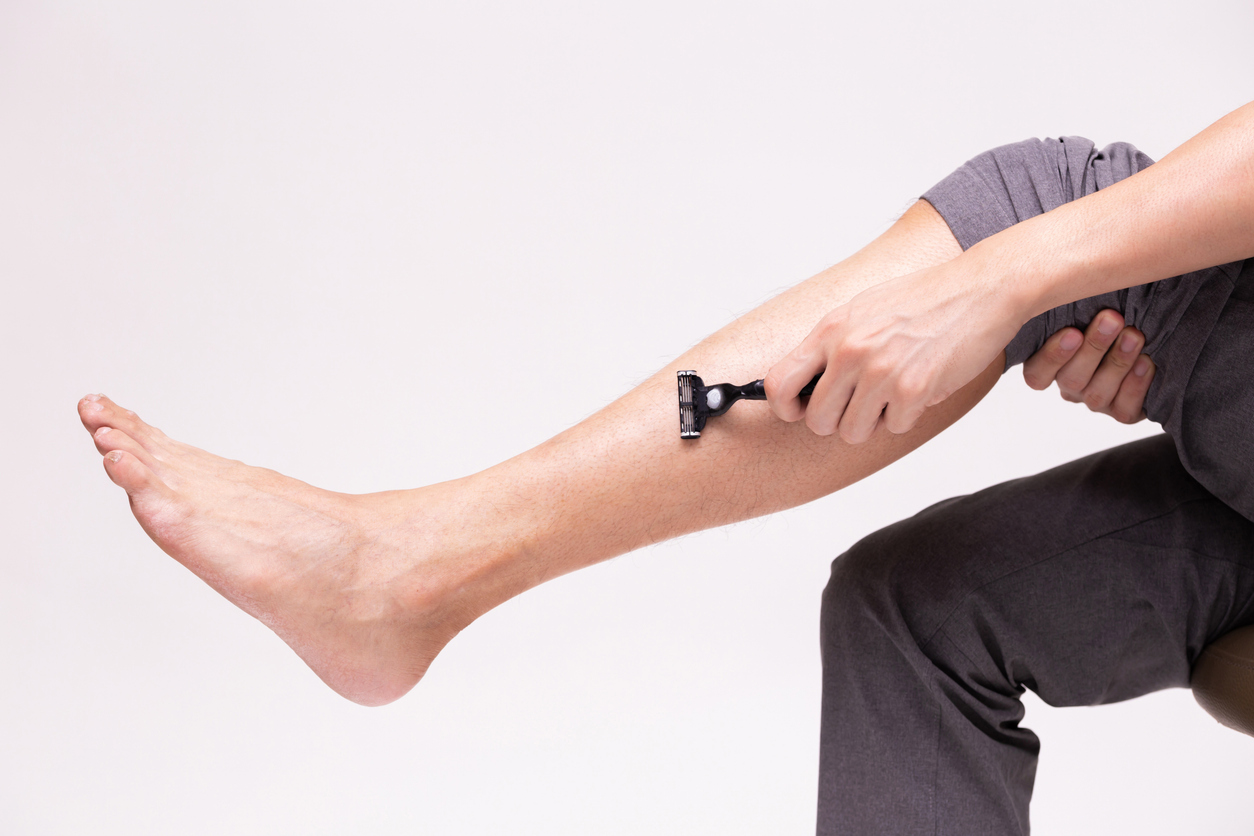 足脱毛(メンズ)の効果とは?回数・料金相場・後悔しない選び方を解説ー福岡・沖縄の医療脱毛ならKANNO'A.clinic(カノアクリニック)