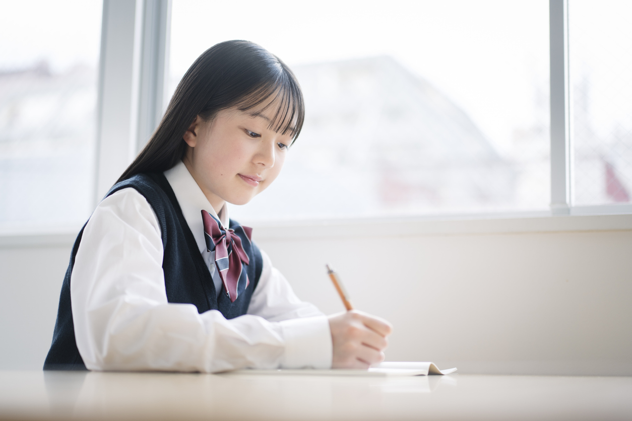 キッズ脱毛のデメリットとは？リスク・注意点・後悔しない選び方を解説ー福岡・沖縄の医療脱毛ならKANNO'A.clinic(カノアクリニック)